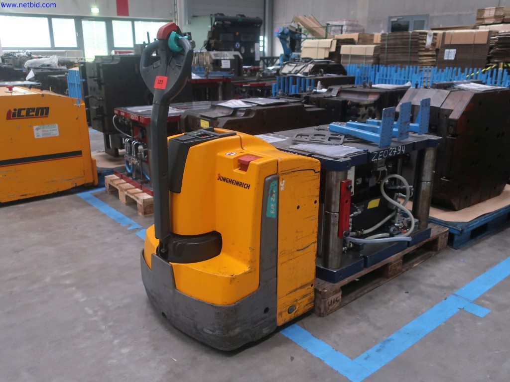 Used JUNGHEINRICH EJE 235 Electric pallet truck for Sale (Auction Premium) | NetBid Industrial Auctions