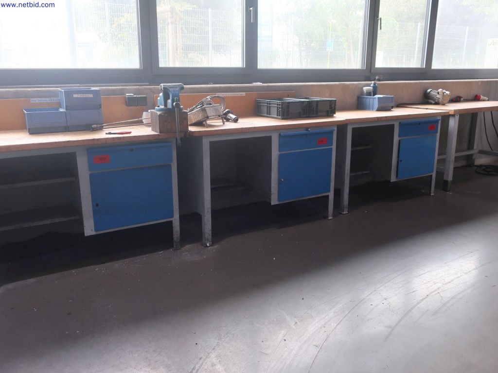 Used 4 Workbenches for Sale (Auction Premium) | NetBid Industrial Auctions