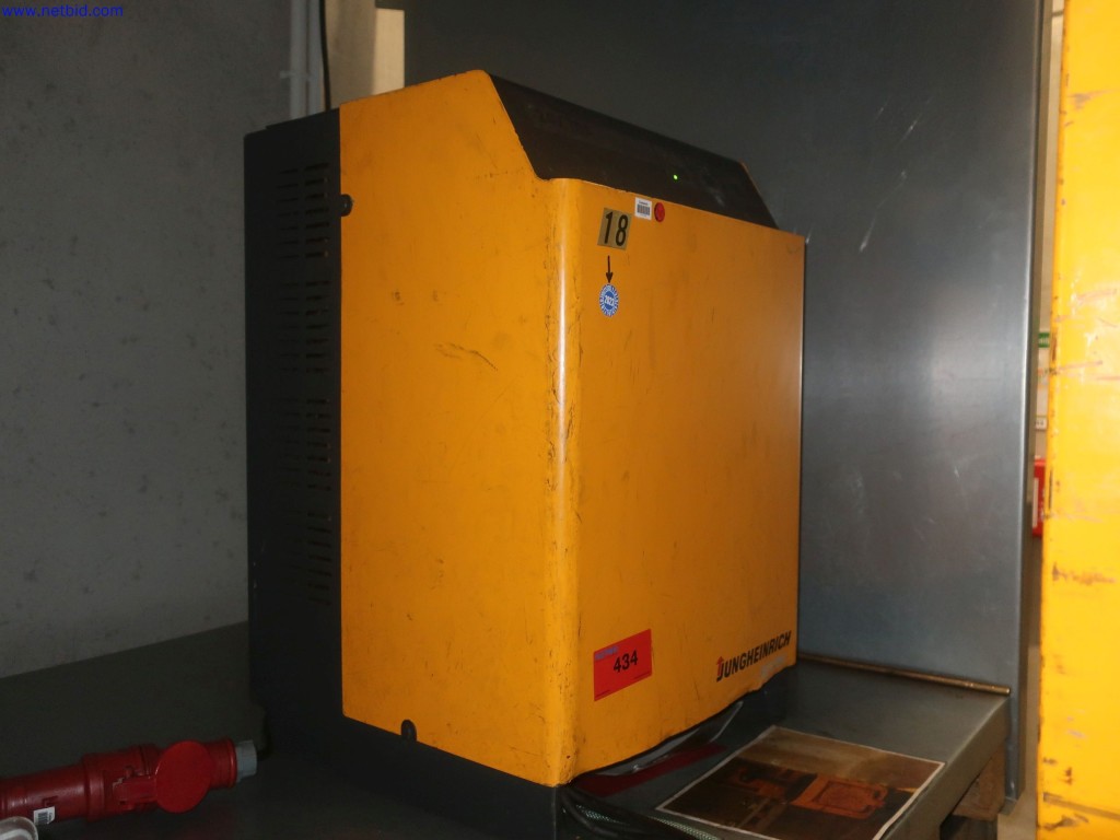 Used JUNGHEINRICH SLT200 Battery charger for Sale (Auction Premium) | NetBid Industrial Auctions