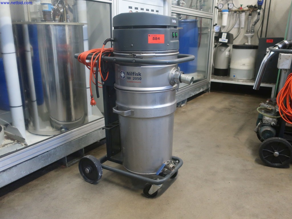 Used NILFISK IW2050 Oil extractor for Sale (Auction Premium) | NetBid Industrial Auctions