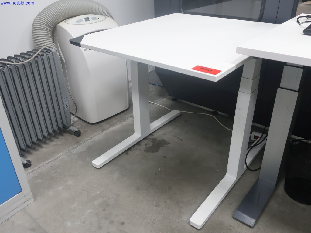 Used PC table for Sale (Auction Premium) | NetBid Industrial Auctions