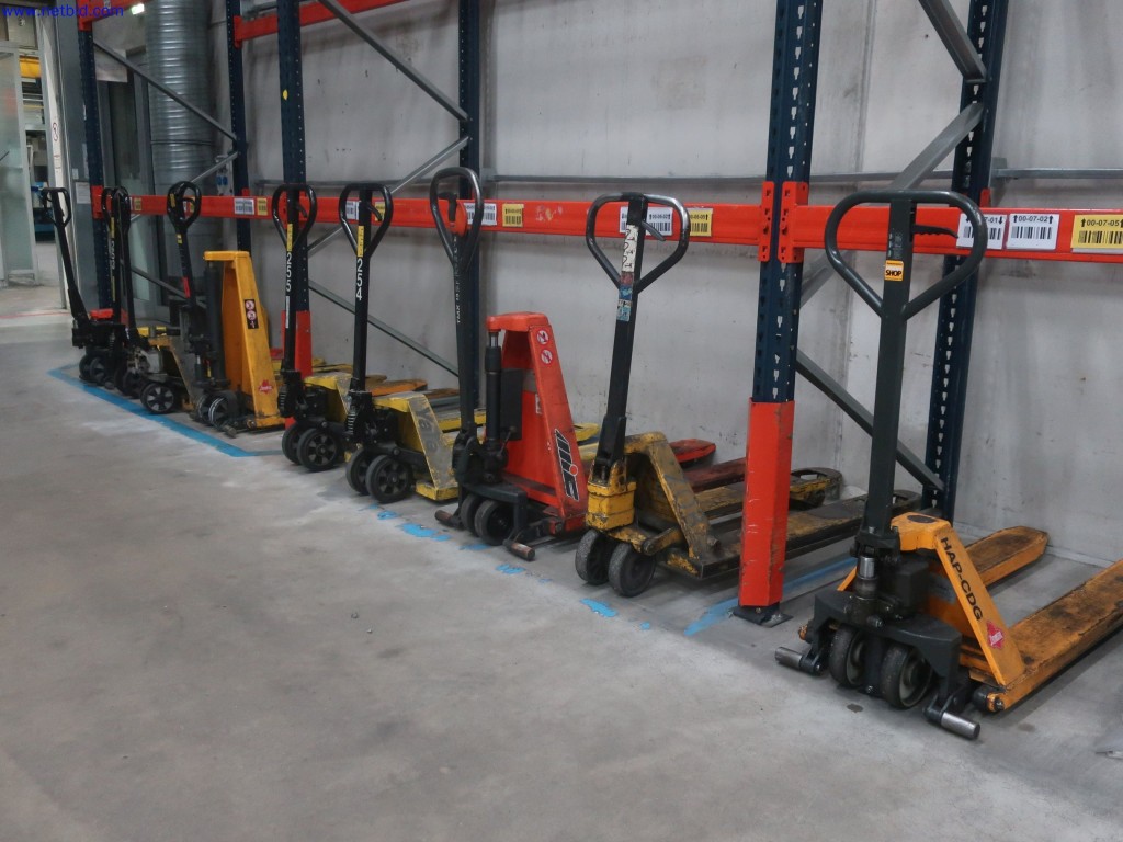 Used 10 Scissor lift truck for Sale (Auction Premium) | NetBid Industrial Auctions