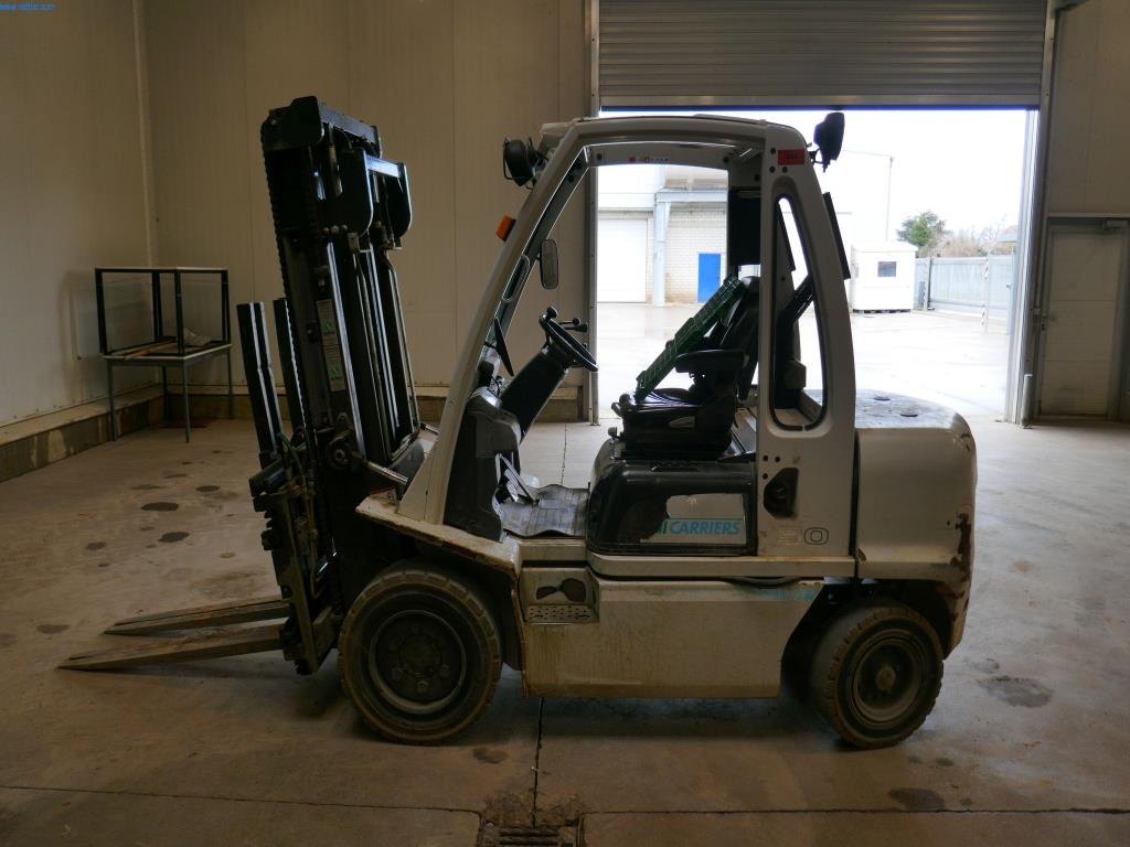 Used Nissan YG1D2A30Q Diesel four-wheel forklift for Sale (Online Auction) | NetBid Slovenija