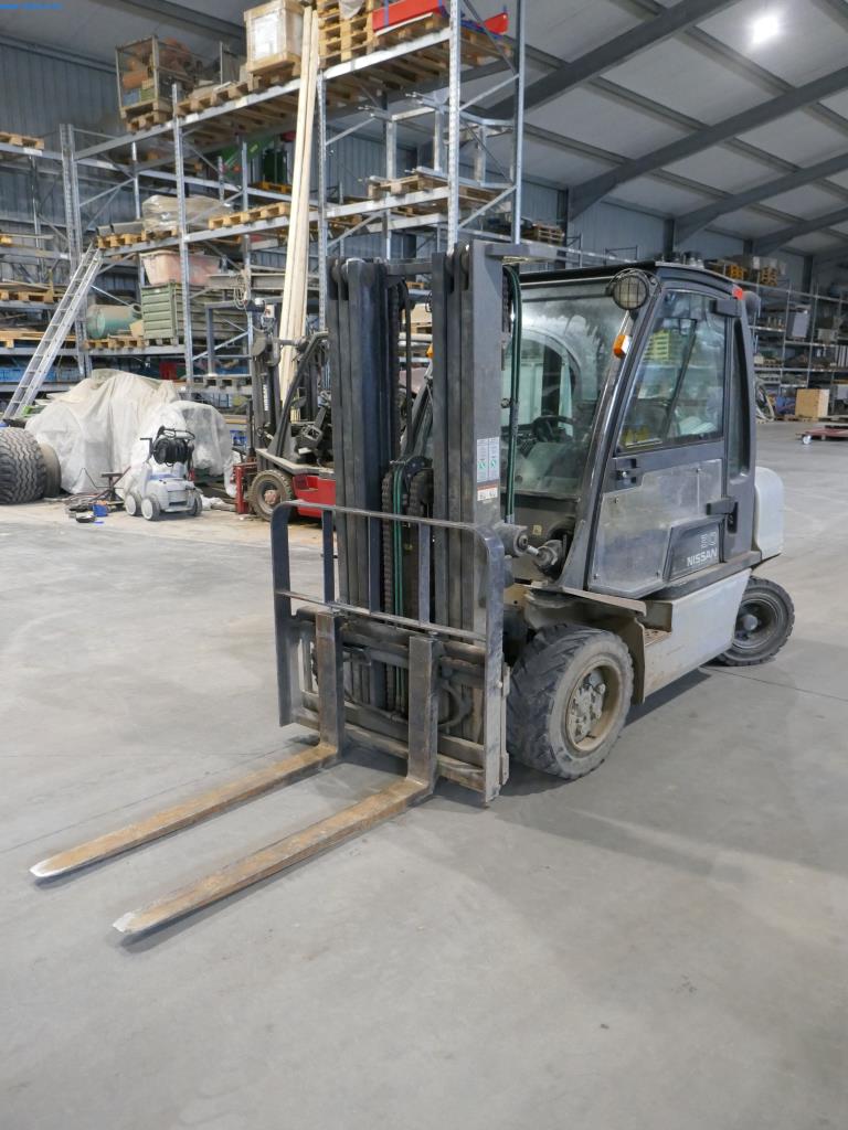 Used Nissan YG1D2A300 Diesel four-wheel forklift for Sale (Online Auction) | NetBid Slovenija