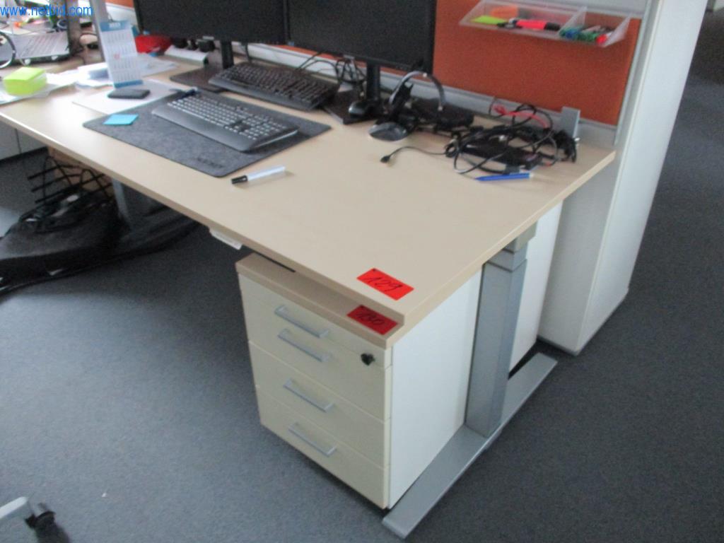 Used König & Neurath 2 Electr. height adjustable desks for Sale (Auction Premium) | NetBid Slovenija