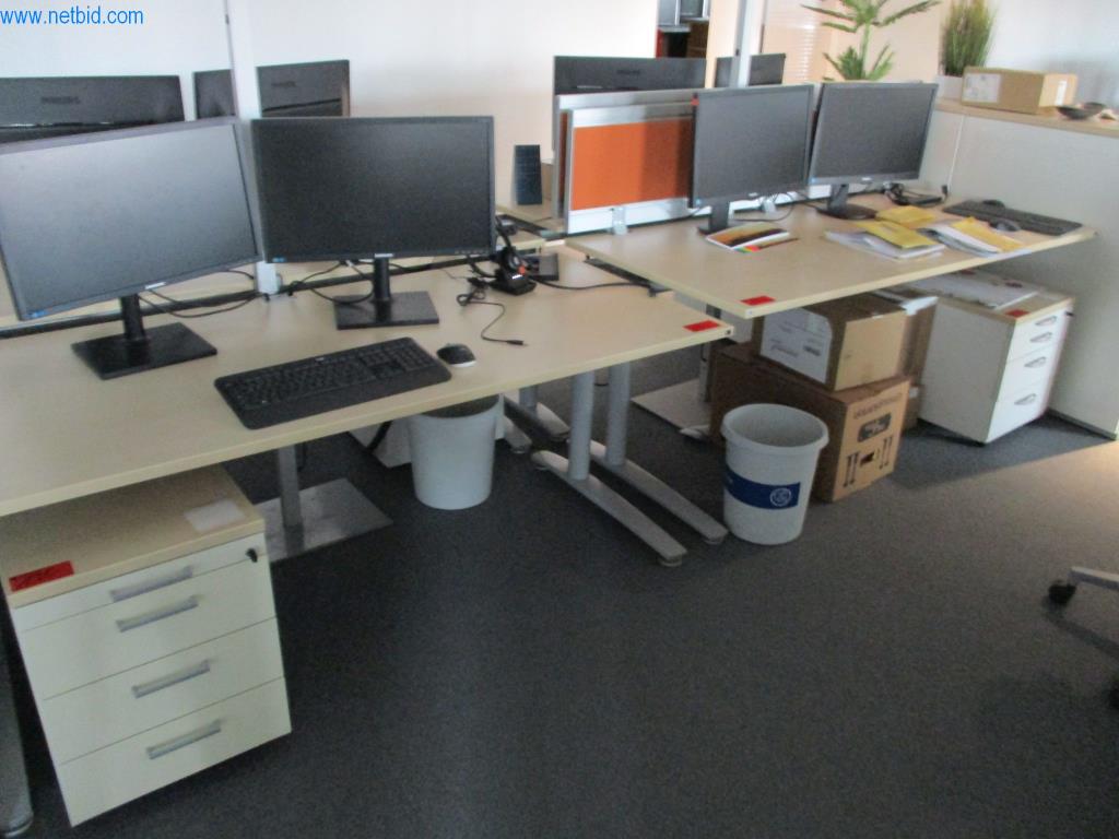 Used König & Neurath u.a. 4 Desks for Sale (Trading Premium) | NetBid Slovenija