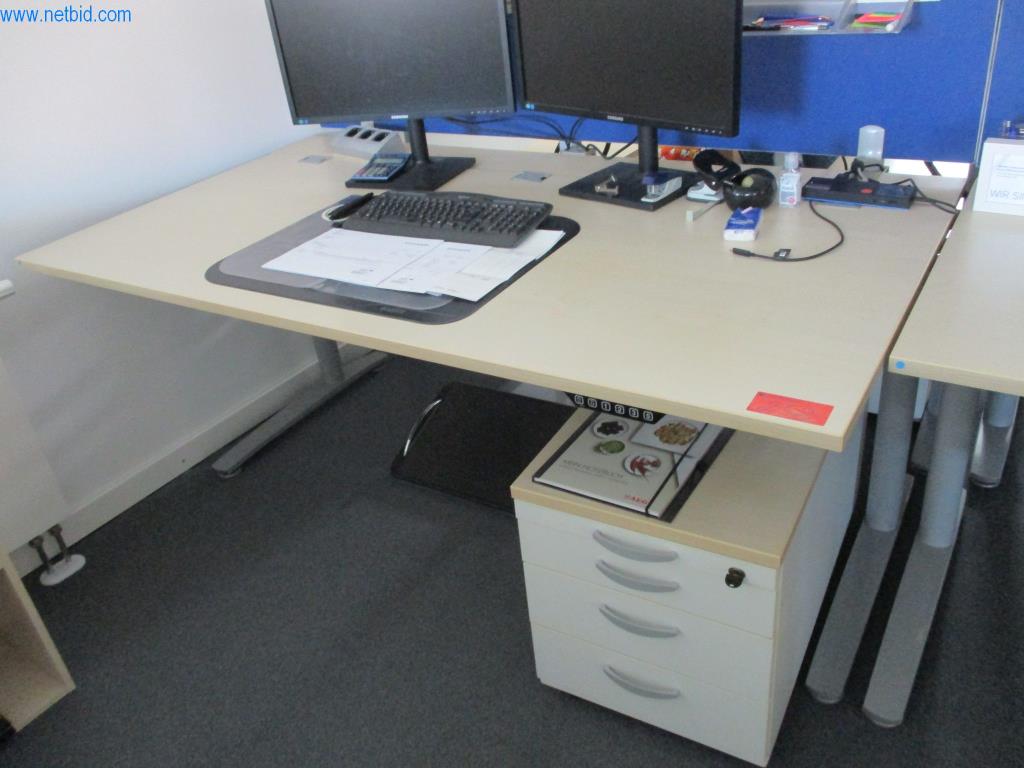 Used König & Neurath 2 Electr. height adjustable desks for Sale (Online Auction) | NetBid Slovenija