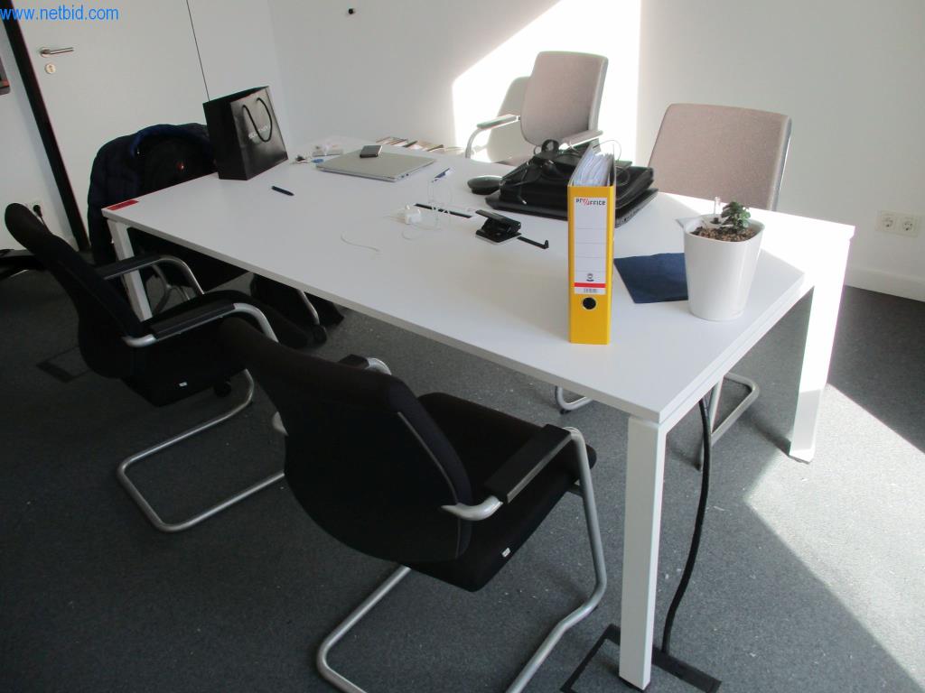 Used Reiss Meeting table for Sale (Online Auction) | NetBid Slovenija