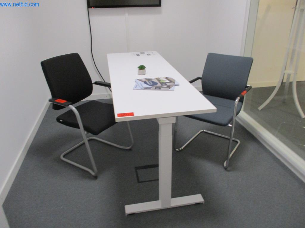 Used Reiss Table for Sale (Auction Premium) | NetBid Slovenija