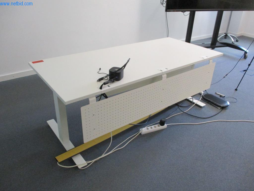 Used König & Neurath electr. height adjustable desk for Sale (Trading Premium) | NetBid Slovenija