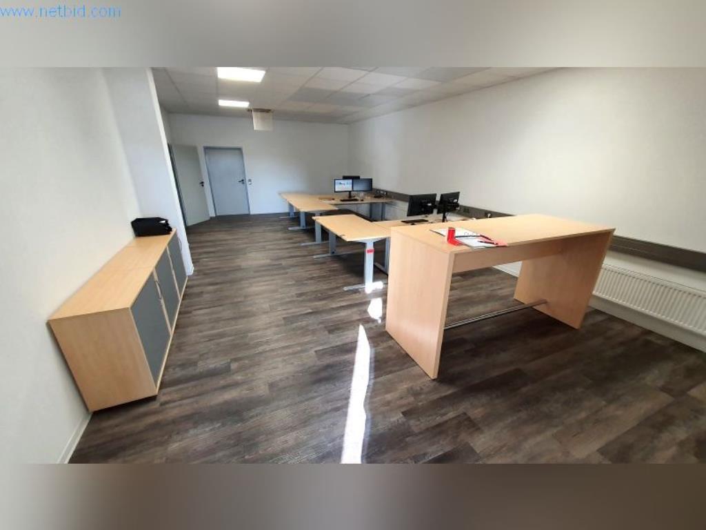 Used 6 Desks for Sale (Trading Premium) | NetBid Slovenija