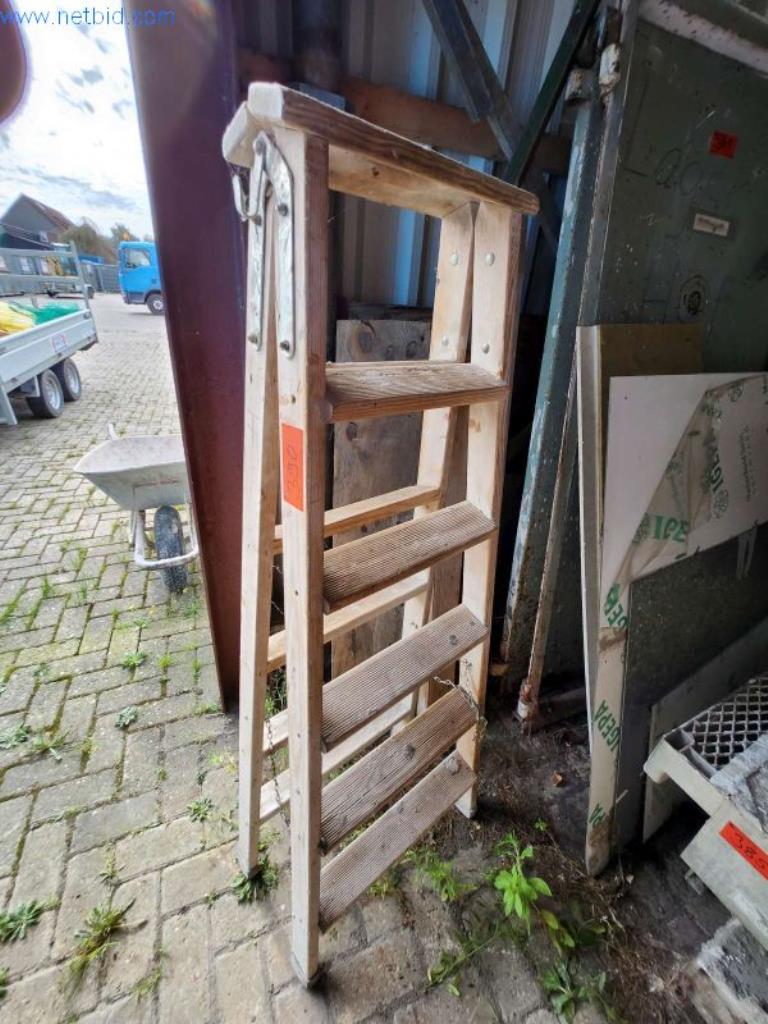 Used Wood folding ladder for Sale (Auction Premium) | NetBid Slovenija