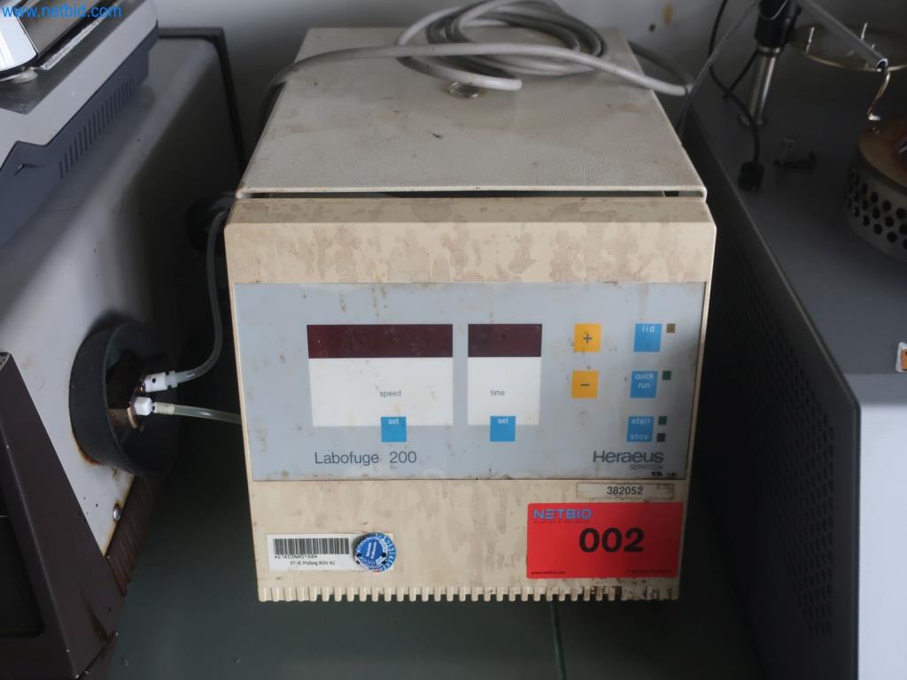 Heraeus Labofuge 200 Centrifuge