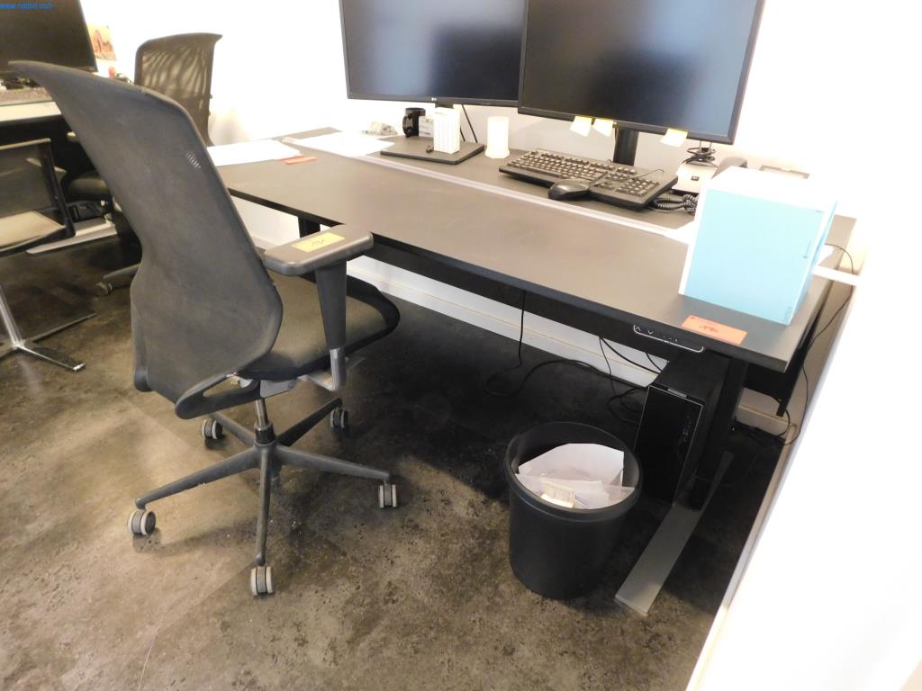 Used Desk for Sale (Trading Premium) | NetBid Slovenija