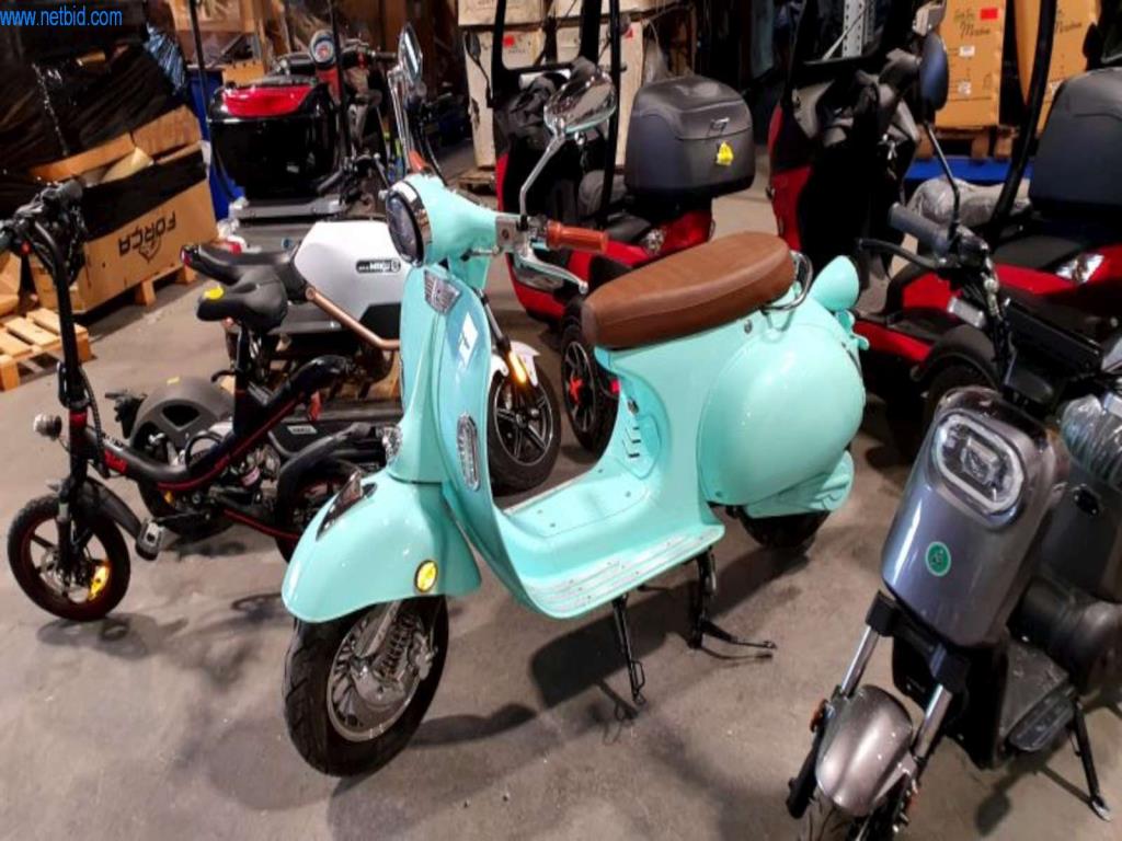 Used Santa Tina Sizilia 4 Stück E-scooter for Sale (Auction Premium) | NetBid Slovenija