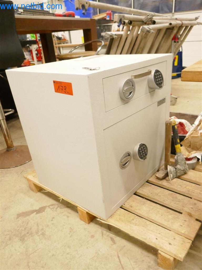 Used Safe for Sale (Auction Premium) | NetBid Slovenija