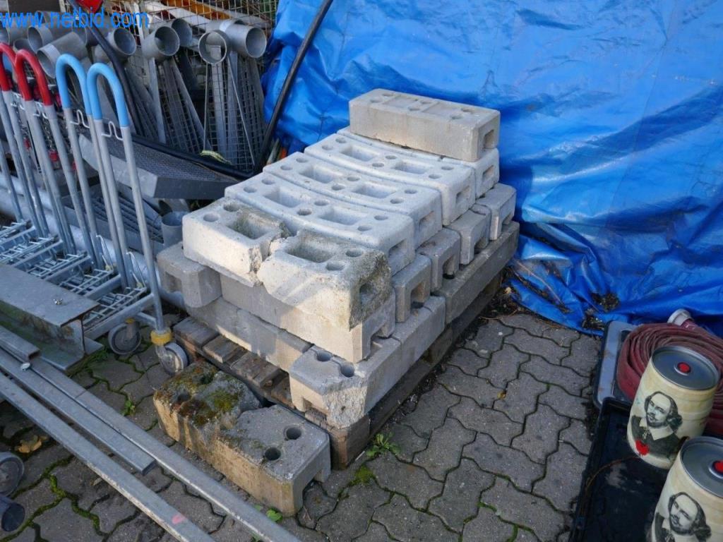 Used 1 Posten Concrete feet for Sale (Auction Premium) | NetBid Slovenija