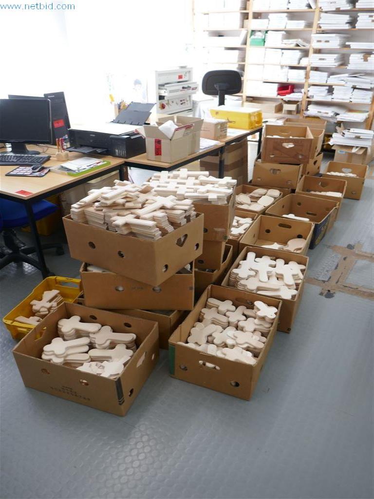 Used 1 Posten Wooden crosses/fishes/plates/tealight holders for Sale (Auction Premium) | NetBid Slovenija