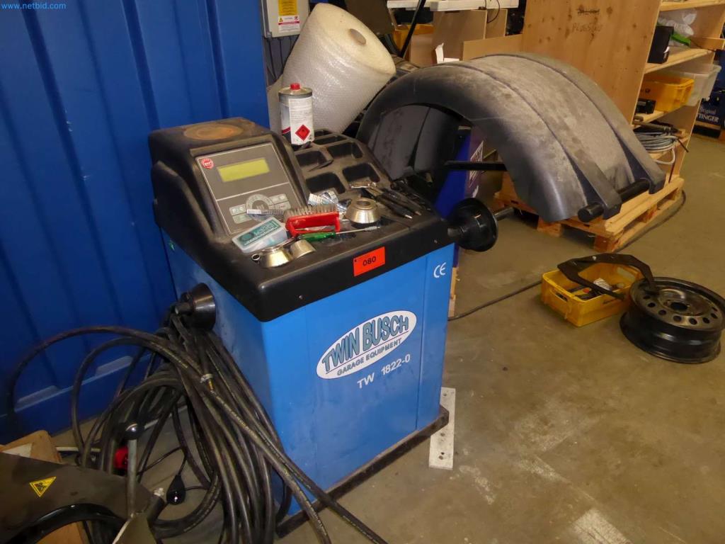 Used Twin Busch TW1822 Tire balancing machine for Sale (Auction Premium) | NetBid Industrial Auctions