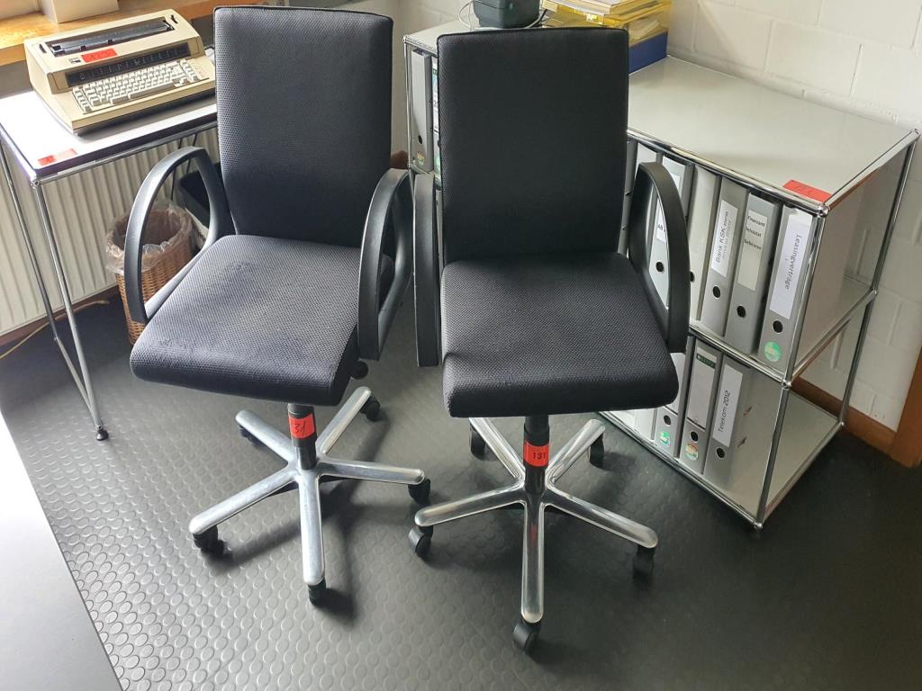 Used 2 Office swivel chairs for Sale (Trading Premium) | NetBid Industrial Auctions
