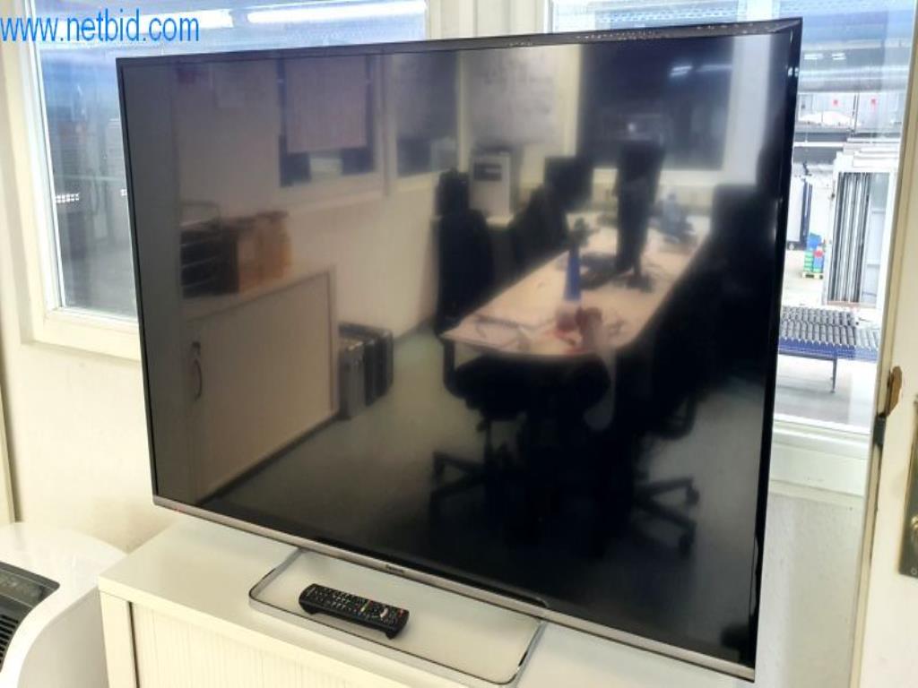 Used Panasonic TX-55CSW524 55" flat screen TV for Sale (Auction Premium) | NetBid Industrial Auctions