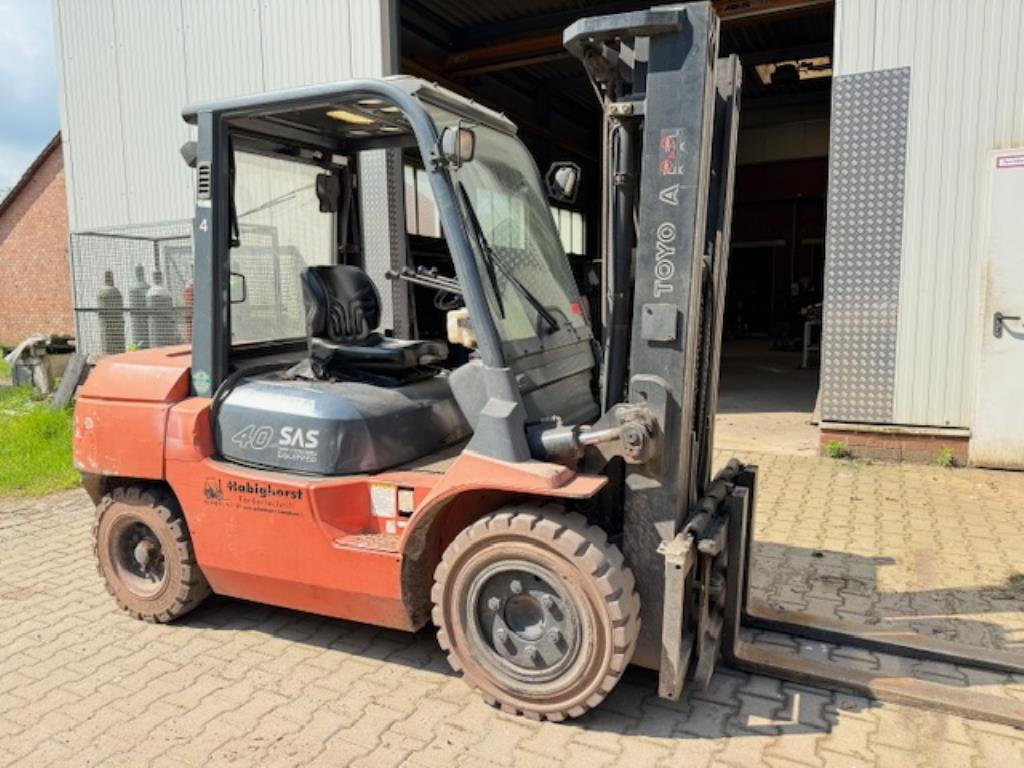 Used Toyota 40 SAS Diesel forklift truck for Sale (Auction Premium) | NetBid Industrial Auctions