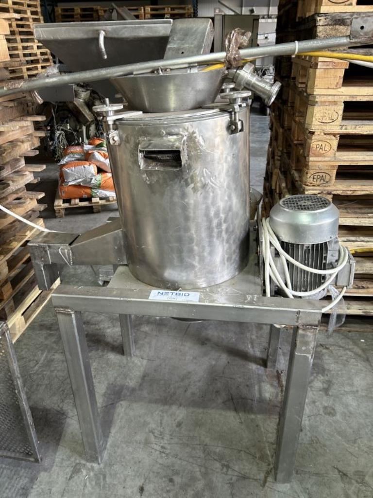 Used Metaling-L Stainless steel vertical fruit press for Sale (Auction Premium) | NetBid Industrial Auctions