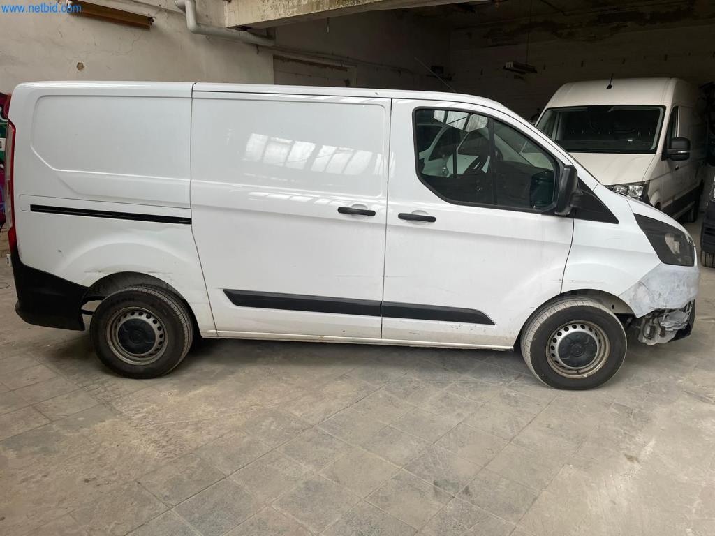 Ford Transit Custom 280 L1H1 Transporter (surcharge subject to change)