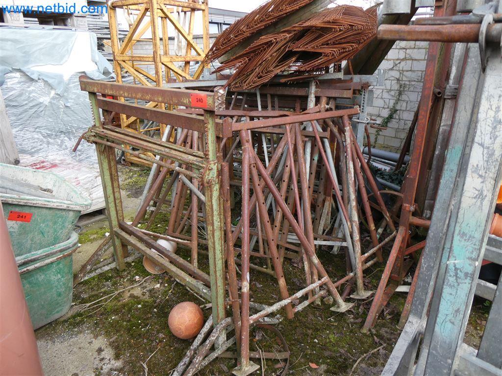 Used 1 Posten Bricklayer´s crank scaffolding and bricklayer´s scaffolding trestles for Sale (Auction Premium) | NetBid Industrial Auctions