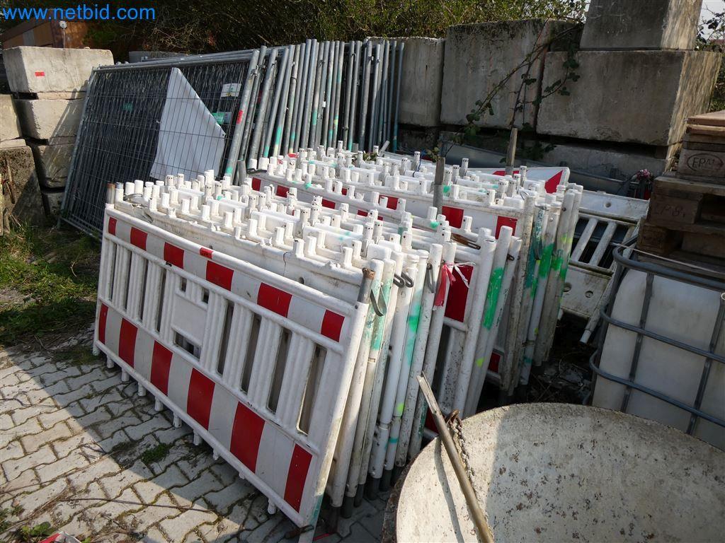 Used 1 Posten Barrier fence/barrier beacons for Sale (Auction Premium) | NetBid Industrial Auctions