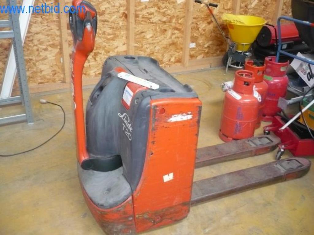 Used Linde T20 Electric pallet truck for Sale (Auction Premium) | NetBid Industrial Auctions