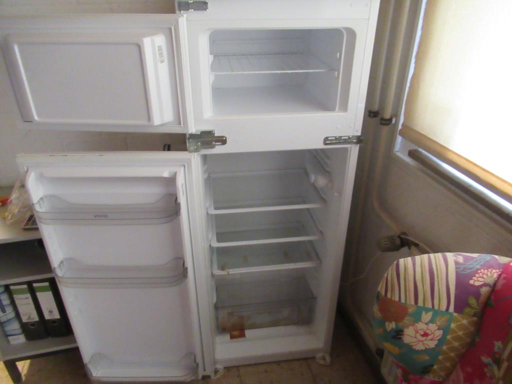 Vestel kombinacija hladilnika in zamrzovalnika (doplačilo se lahko spremeni)