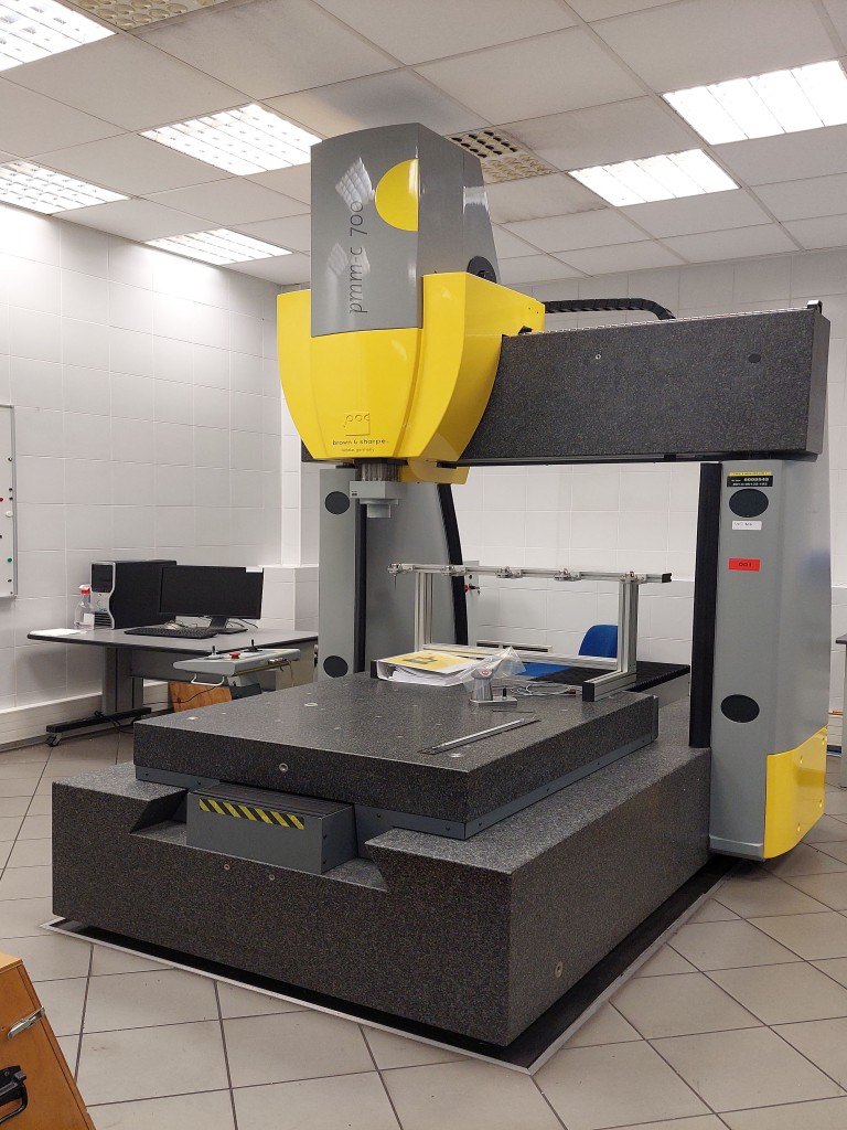 Leitz/Hexagon Metrology pmm-c 700 (12.10.7/B3) Coordinate measuring machine