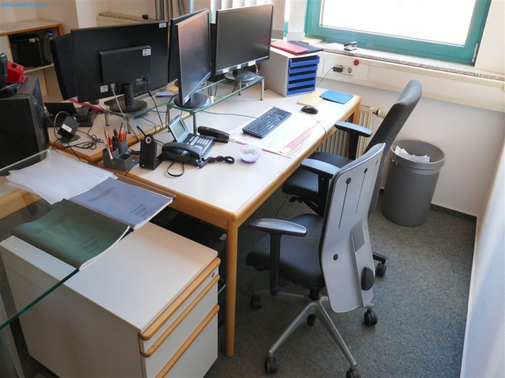 Used 2 Desks for Sale (Auction Premium) | NetBid Industrial Auctions