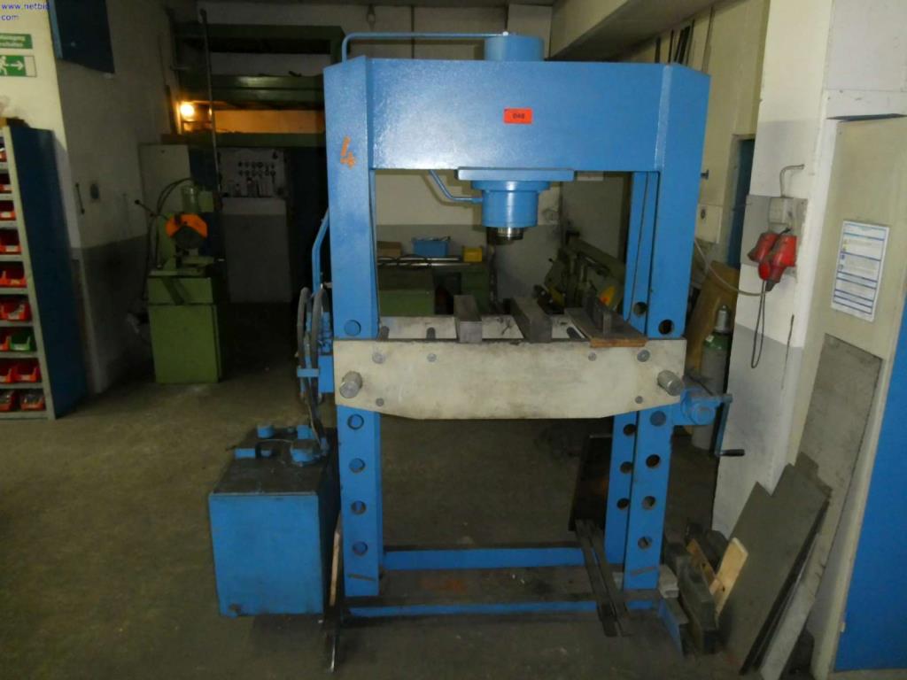 Used Pfaff 6030052 Hydraulic workshop press for Sale (Auction Premium) | NetBid Industrial Auctions