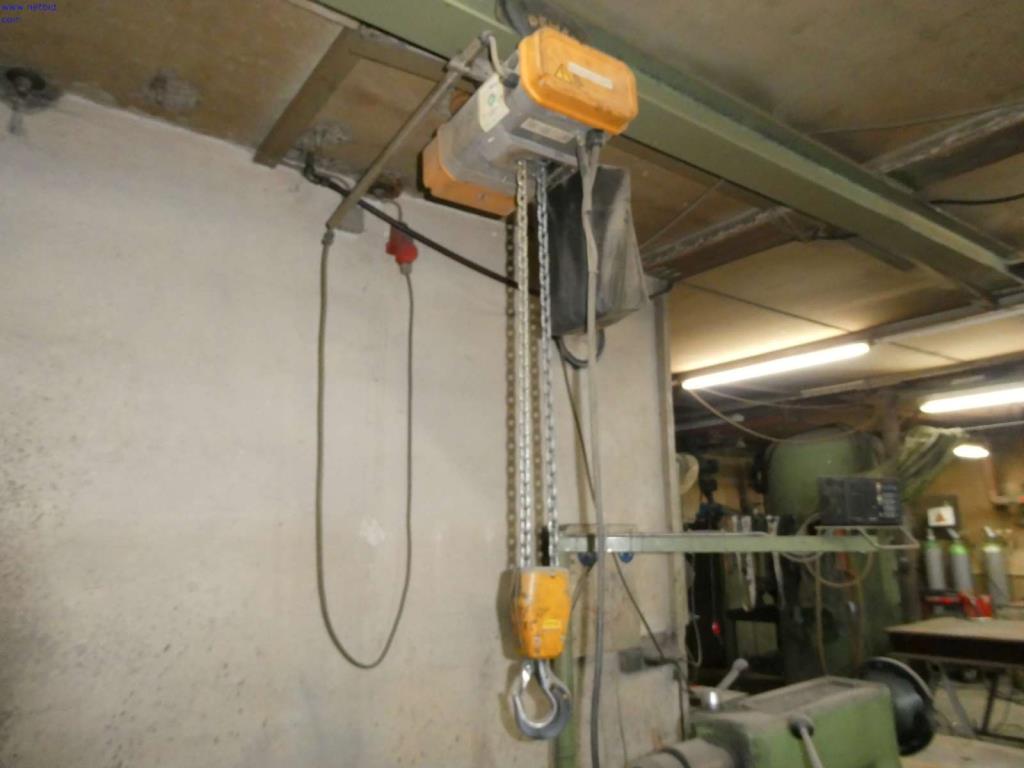 Used B5/001 Electric chain hoist for Sale (Auction Premium) | NetBid Industrial Auctions