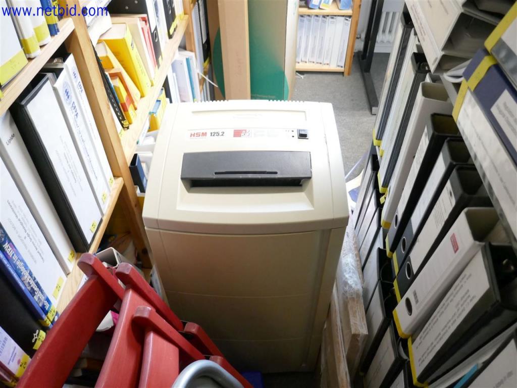 Used Dahle Shredmatic 300 Document shredder for Sale (Auction Premium) | NetBid Industrial Auctions