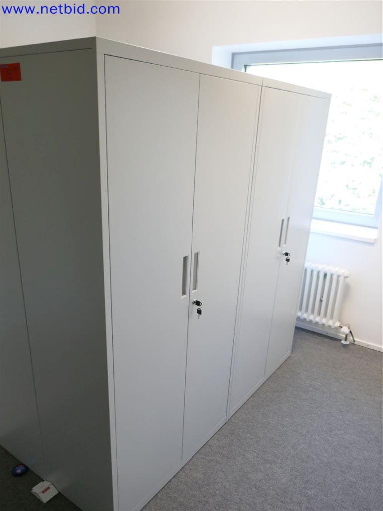 4 Sheet metal cabinets