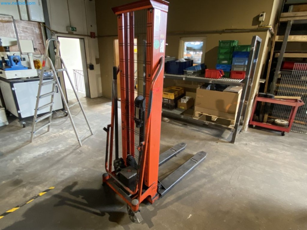 Used S600 Manual pallet truck for Sale (Auction Premium) | NetBid Industrial Auctions