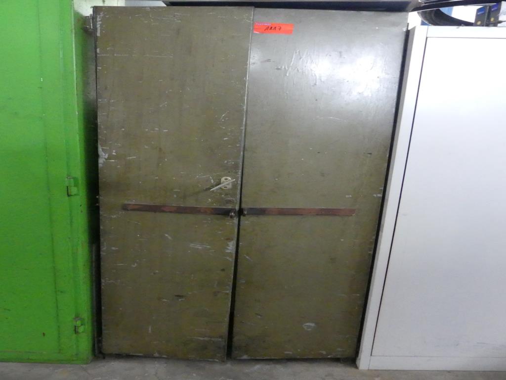 Used Steel hinged door cabinet for Sale (Auction Premium) | NetBid Industrial Auctions