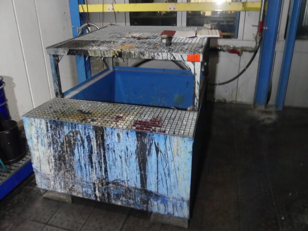 Used Facade drip tray for Sale (Auction Premium) | NetBid Industrial Auctions