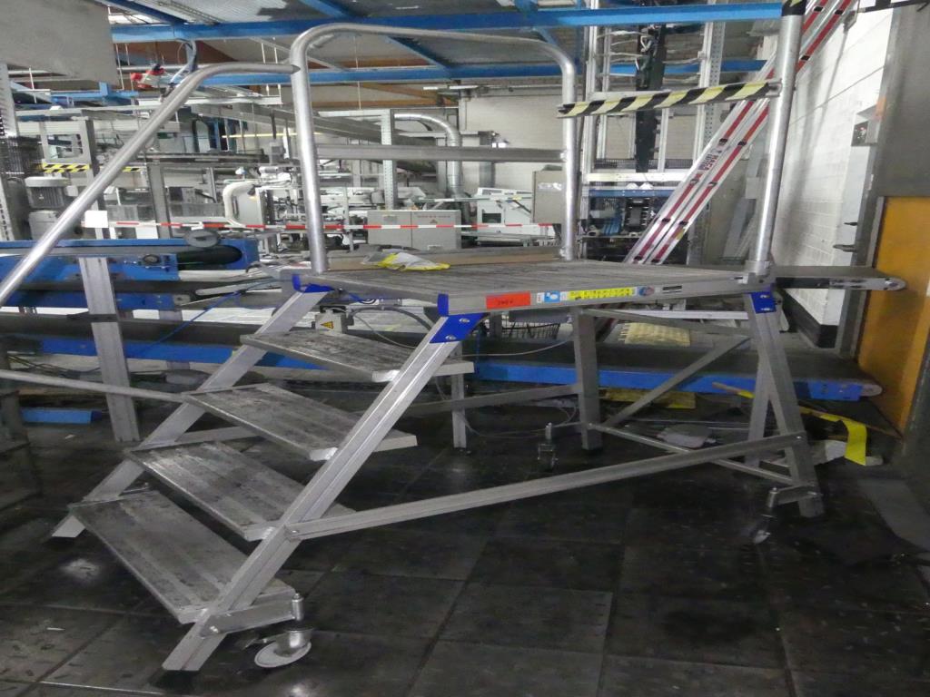 Podesttreppe gebraucht kaufen (Auction Premium) | NetBid Industrie-Auktionen