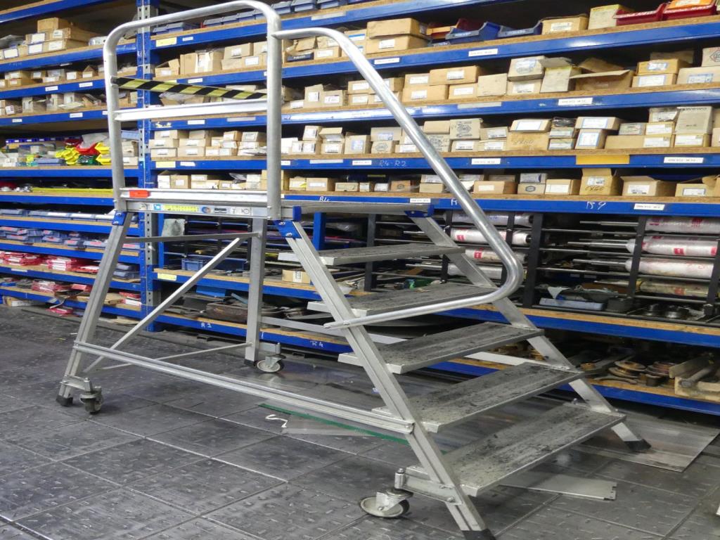 Zarges 41974 Treppe gebraucht kaufen (Auction Premium) | NetBid Industrie-Auktionen