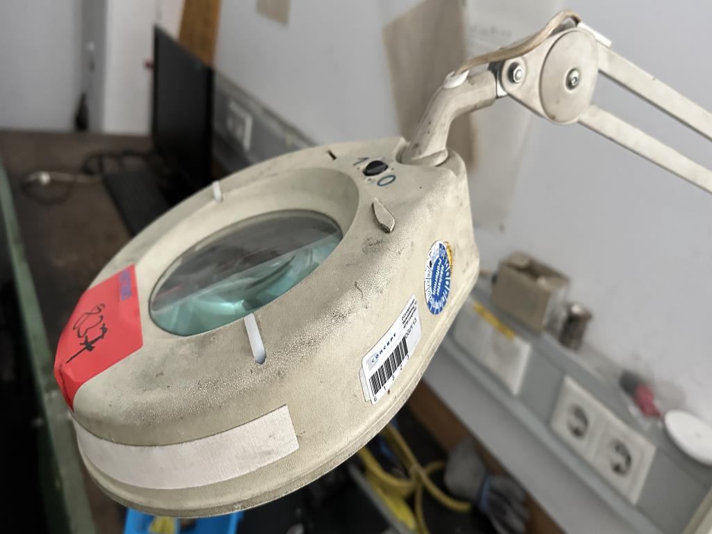 Used Illuminated magnifier for Sale (Auction Premium) | NetBid Industrial Auctions