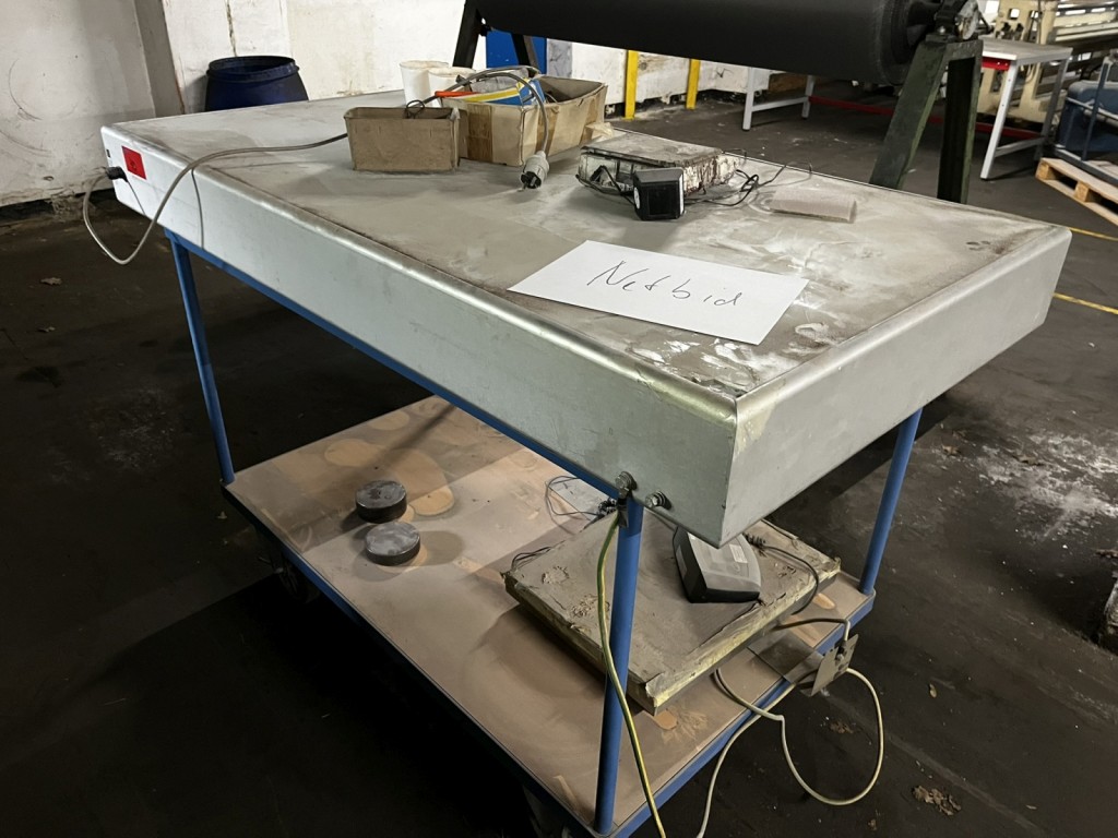 Used Light table for Sale (Auction Premium) | NetBid Industrial Auctions