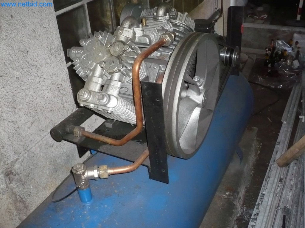 Used 2-piston compressor for Sale (Auction Premium) | NetBid Industrial Auctions