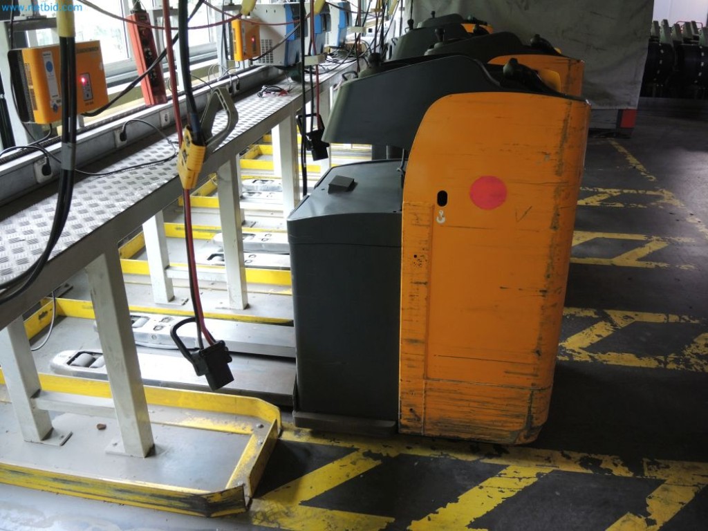 Used Jungheinrich ESE120 Electric sideloader for Sale (Auction Premium) | NetBid Industrial Auctions