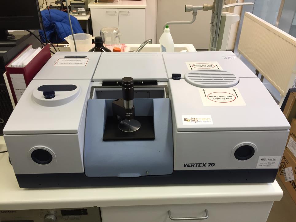 Bruker Optik GmbH Vertex 70 IF-IR Spectrometer (Trading Premium) | NetBid ?eská republika