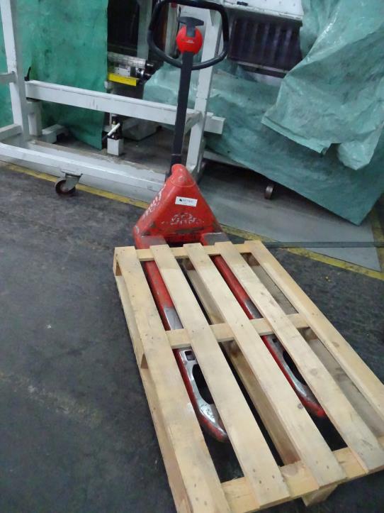 Used Linde M-22 Manual pallet truck for Sale (Auction Premium) | NetBid Industrial Auctions