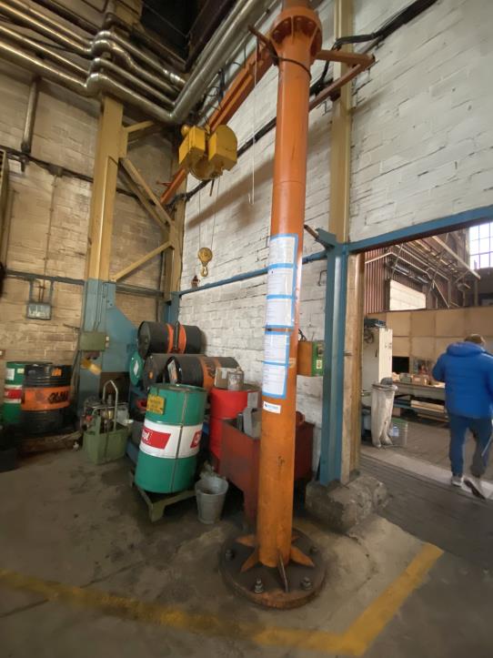 Elektrischer Lift gebraucht kaufen (Auction Premium) | NetBid Industrie-Auktionen